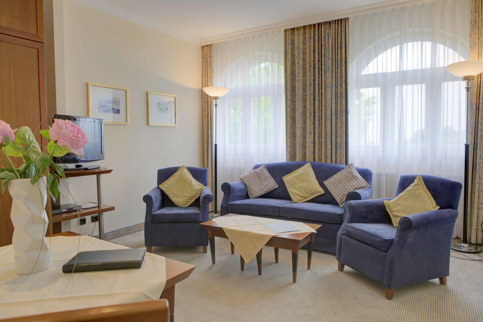 Aparthotel Seeschloesschen 치노비츠 외부 사진